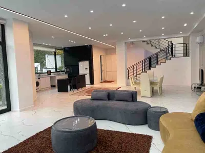 ویلا چهارخوابه تریپلکس استخردار آبگرم کازا بلا 2