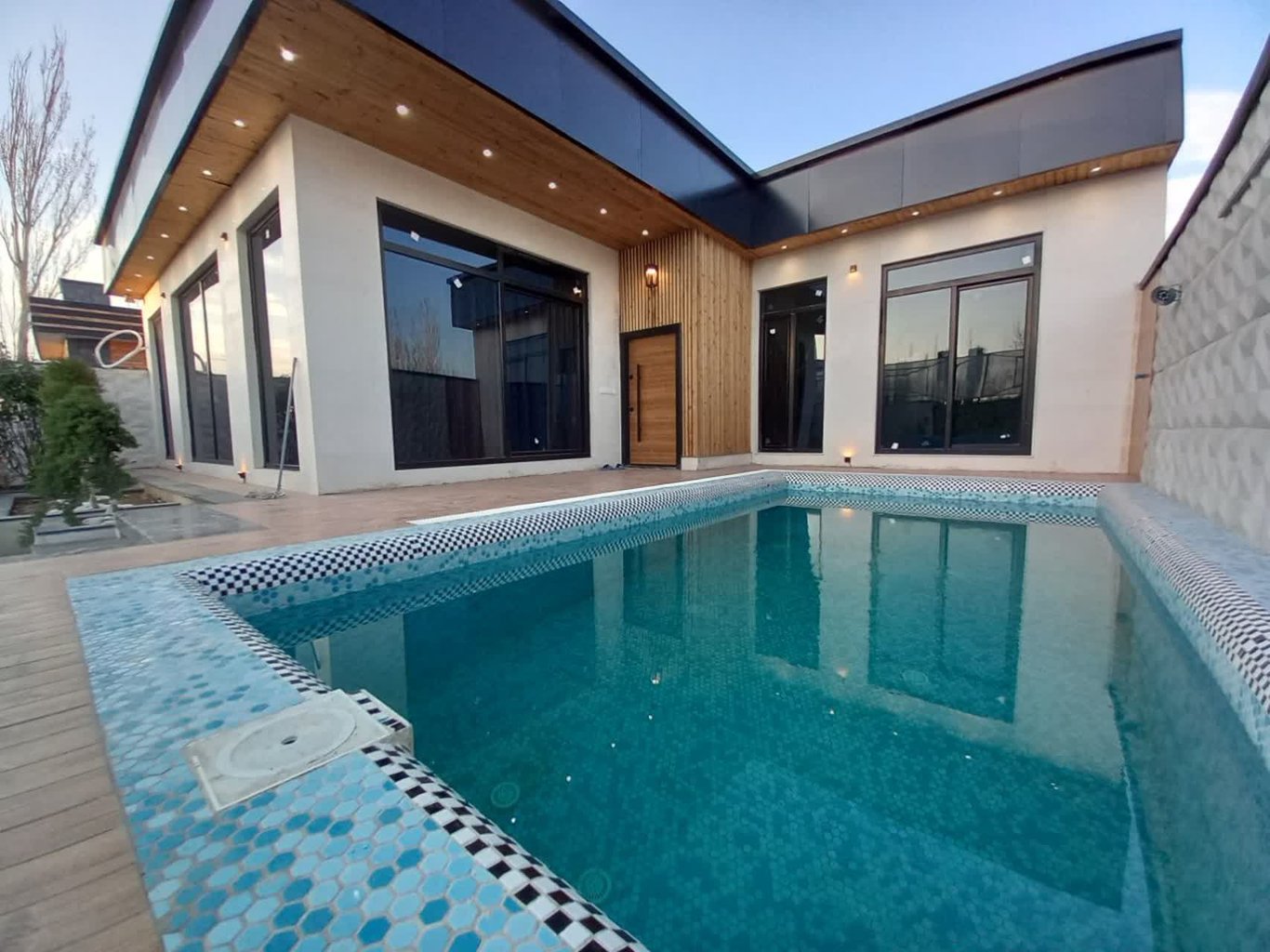 ویلا دوخوابه گلها ۸ استخردار ابسرد