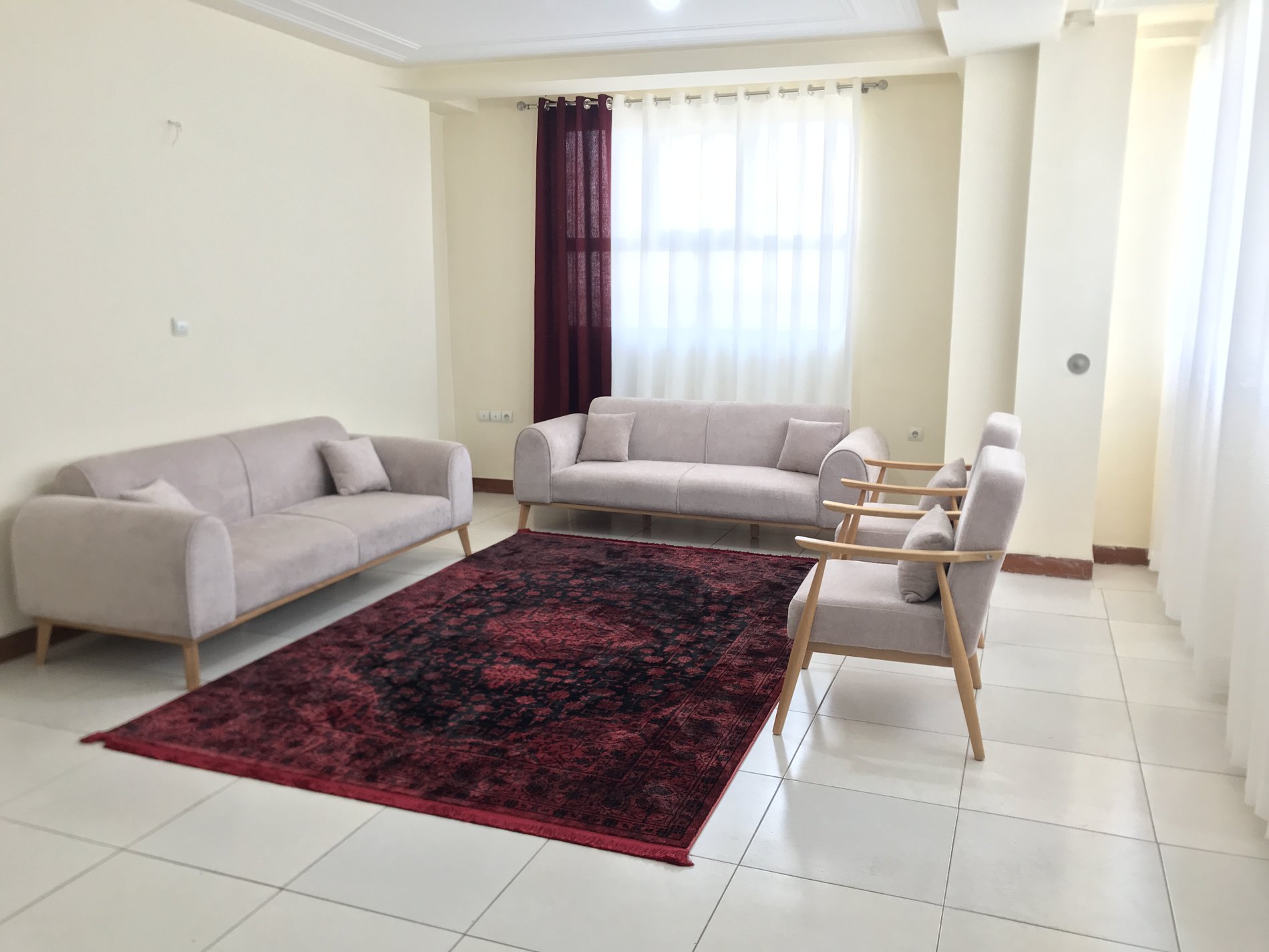 آپارتمان یک خوابه سفیر شمالی