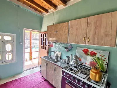 کلبه دوخوابه تِشکِلِه سنتی لفوربورخانی