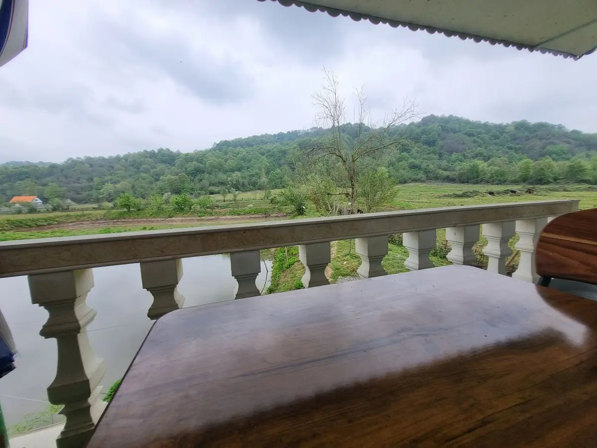 سوئیت یک خوابه سکوت - ویو جلوی اقامتگاه