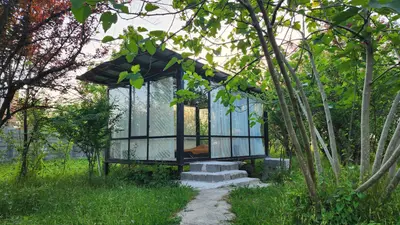 کلبه کاهیدا - واحد شیشه ای روجا