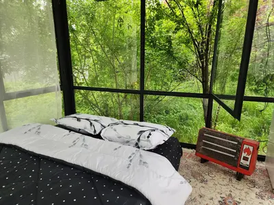 کلبه کاهیدا - واحد شیشه ای روجا