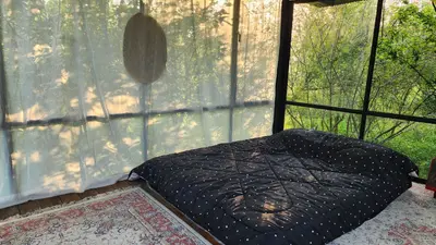 کلبه کاهیدا - واحد شیشه ای روجا