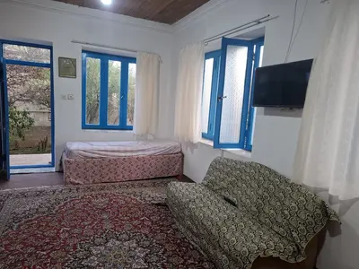 اقامتگاه سنتی دوخوابه خانه شرفی زاده