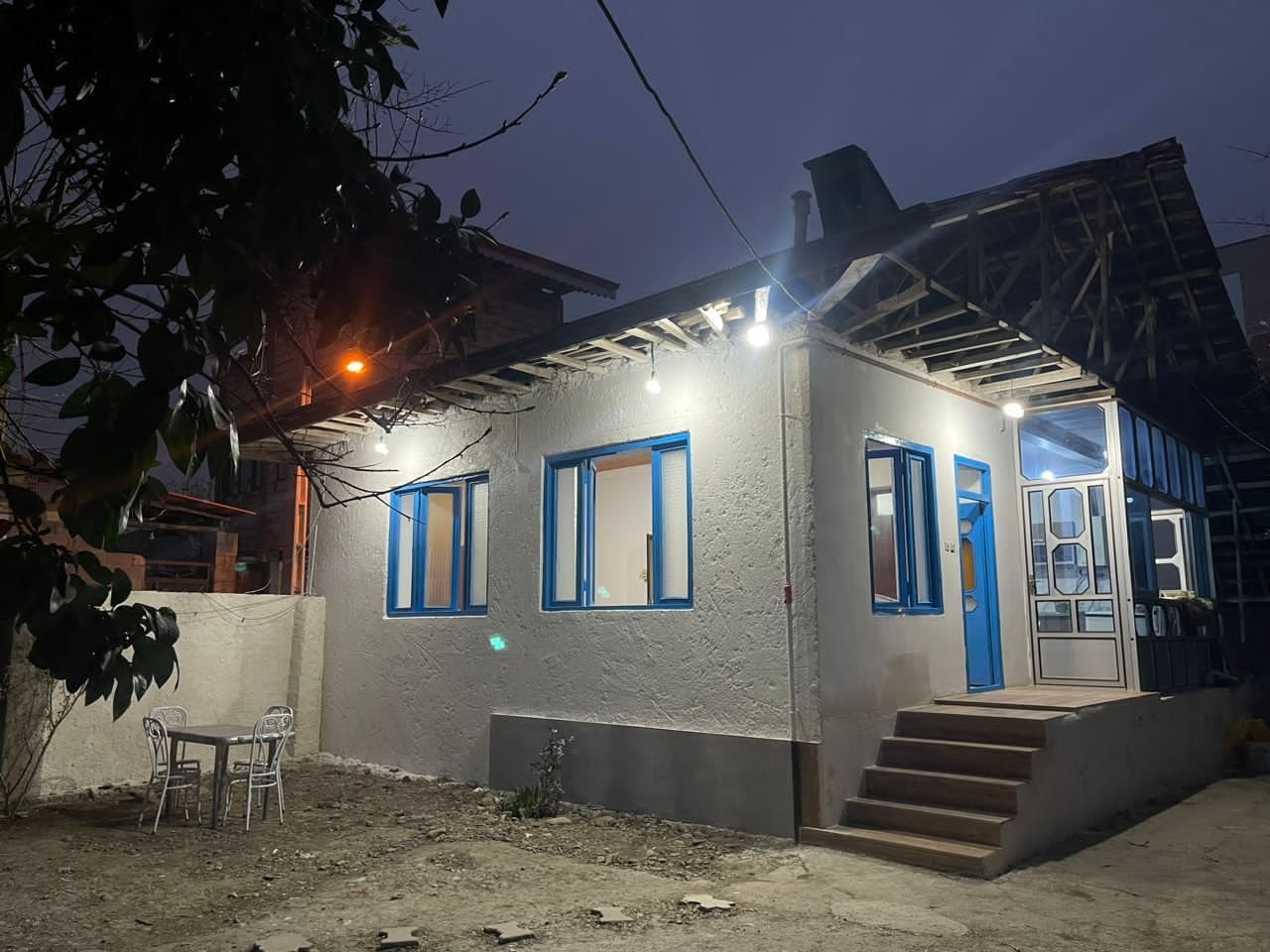 اقامتگاه سنتی دوخوابه خانه شرفی زاده