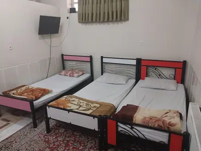 مسافرخانه عقابکوه - واحد سه تخته