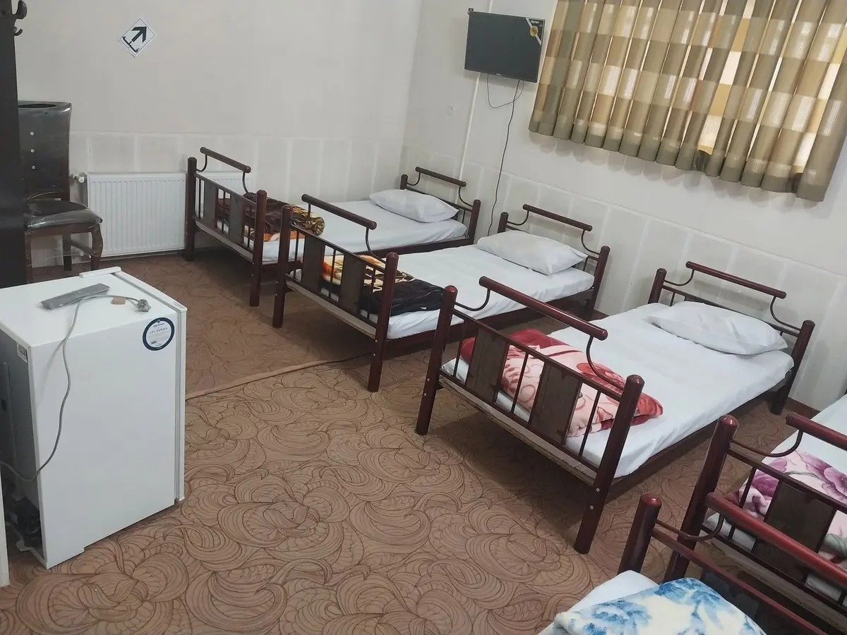 مسافرخانه عقابکوه - واحد پنج تخته