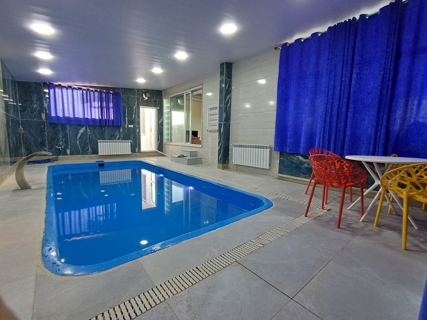 دوخوابه استخردار آبگرم شانگهای پرنده