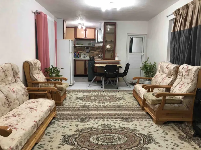 سوئیت فلت جنگلی یاس - انتخاب عنوان تصویر