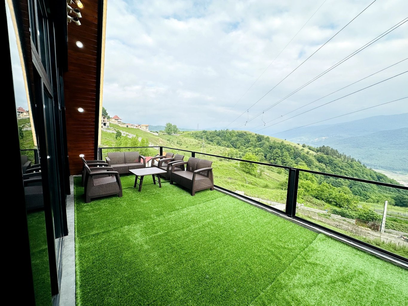 سه خوابه جنگلی کاخ