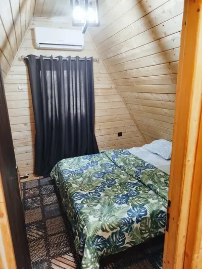 کلبه دوخوابه سوئیسی جکوزی دار گردو