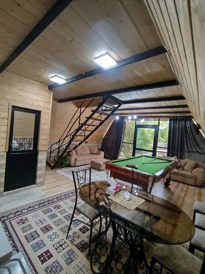 کلبه دوخوابه سوئیسی جکوزی دار گردو