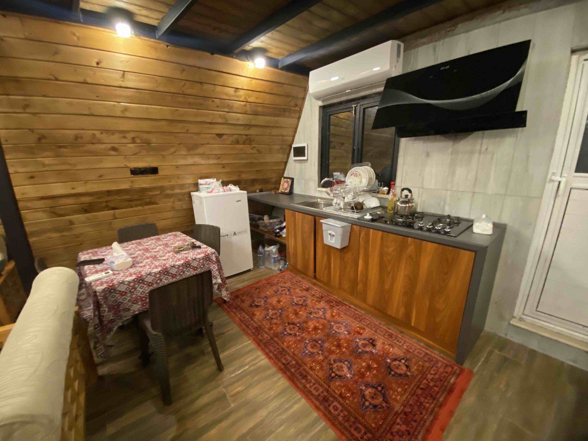 یک خوابه هیرکان ۱۰۲