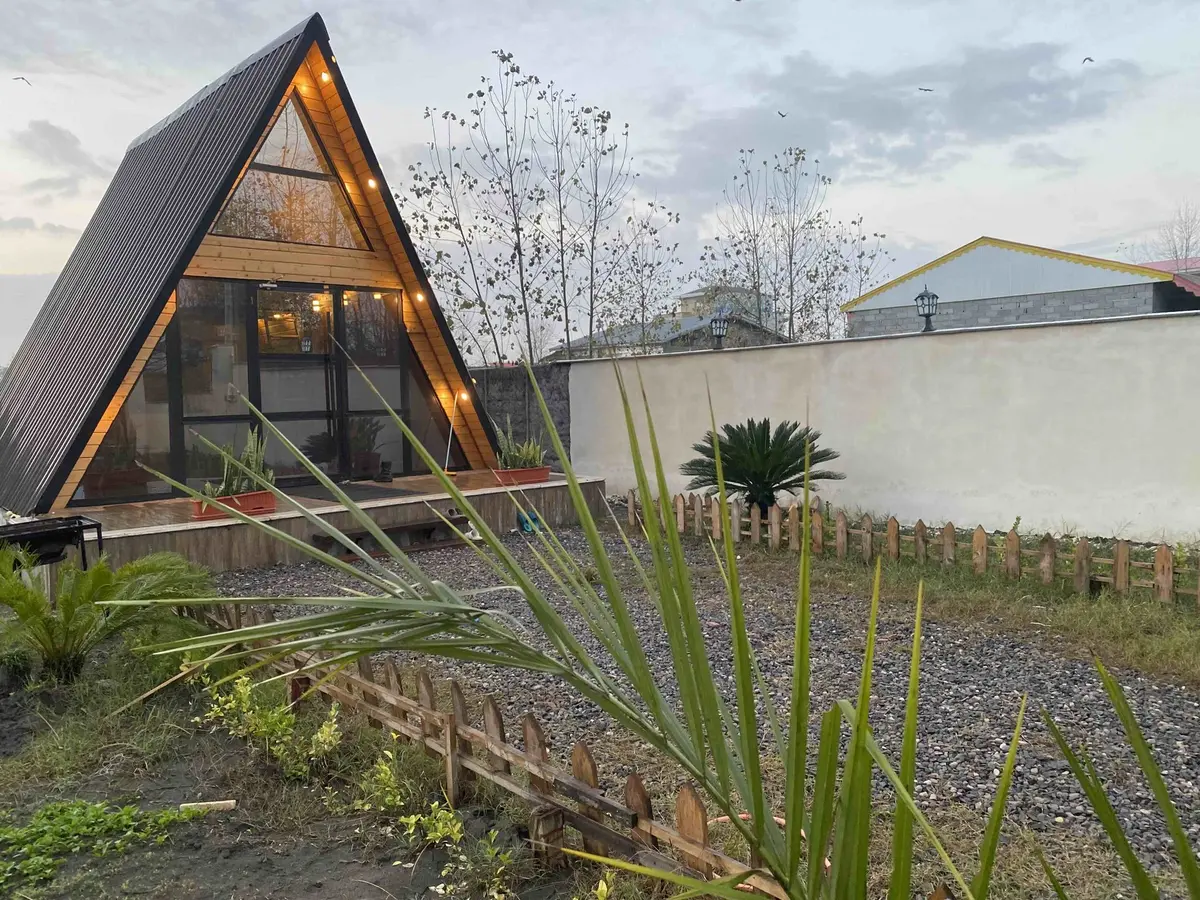 کلبه یک خوابه هیرکان ۱۰۲ - انتخاب عنوان تصویر