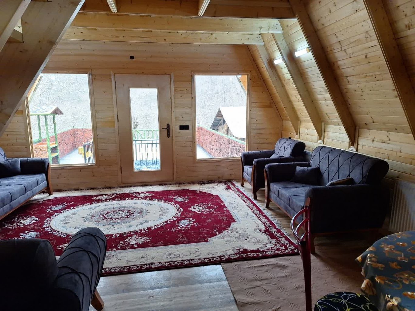 کلبه دوخوابه جکوزی دار تسکا لفار ۱