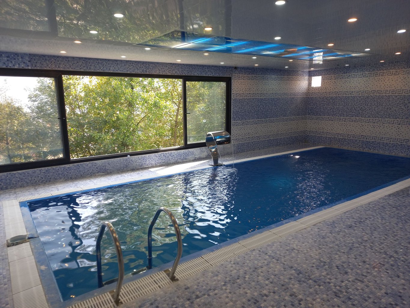 ویلا سه خوابهاستخردار بام سرخکلا