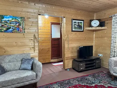 کلبه دوخوابه چوبی بهشت