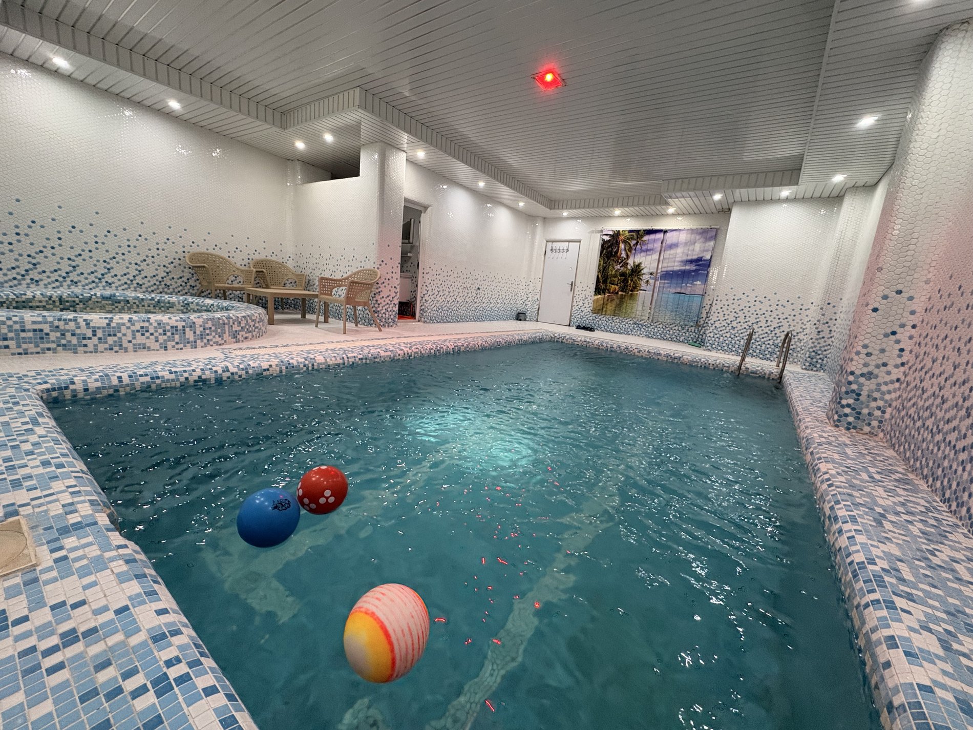 ویلا سه خوابه استخردار آبگرم ساحلی دریا