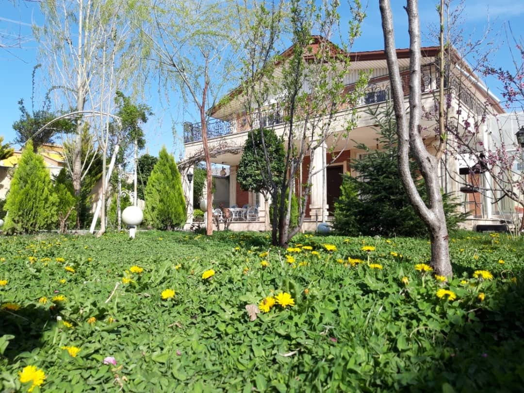 سه خوابه استخردار آبگرم بهارک