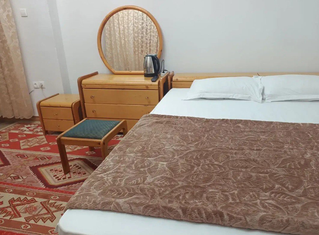 بوم گردی خانه پدری - واحد بنفشه