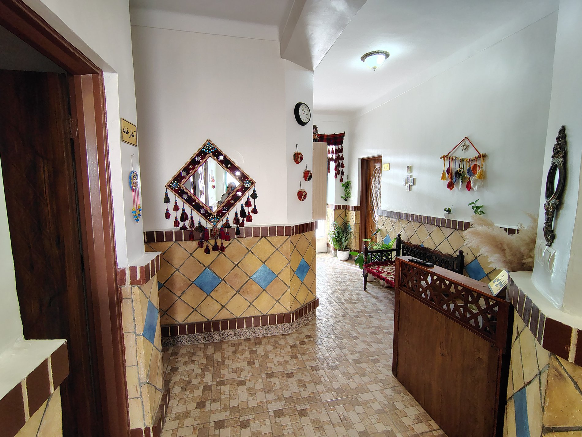 بومگردی خانه پدری ۱ - واحد شمعدانی