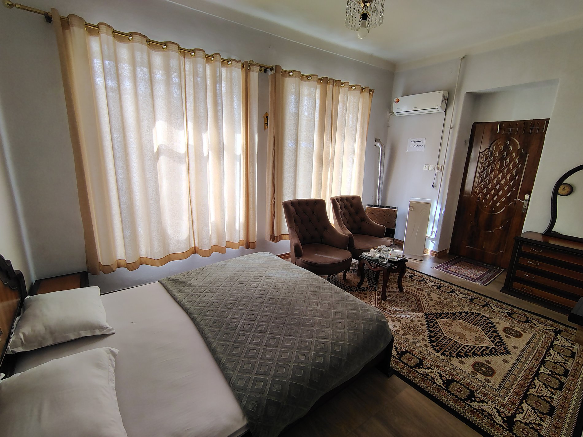 بوم گردی خانه پدری ۱ - واحد شمعدانی