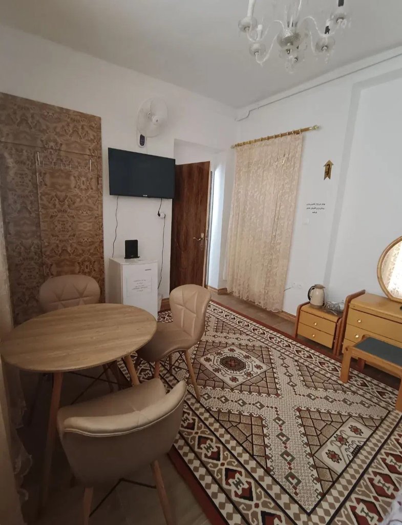 بوم گردی خانه پدری - واحد بنفشه