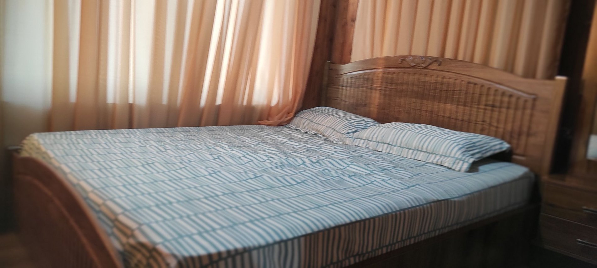 یک خوابه چوبی تنگه لته