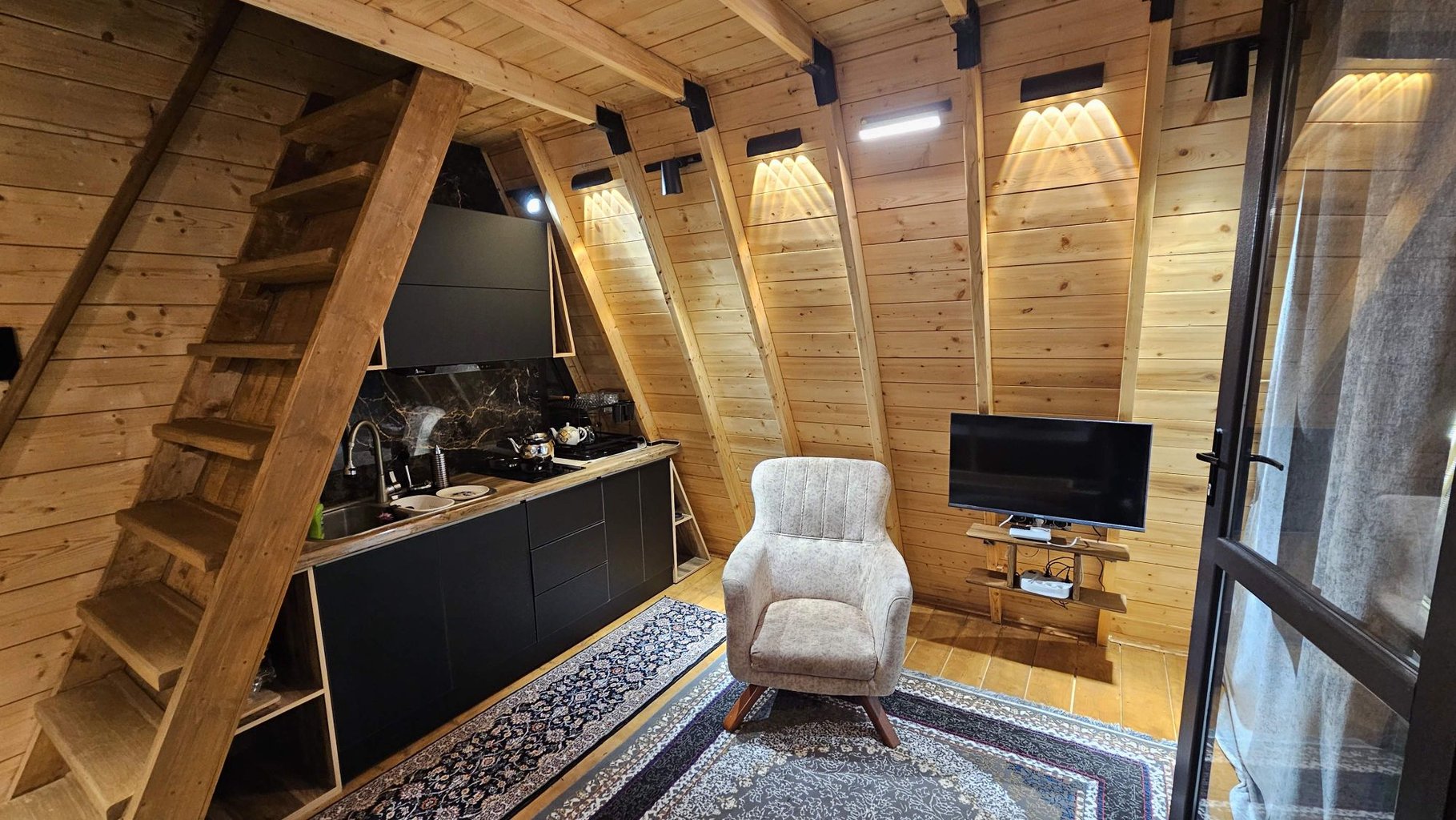 یک خوابه سوئیسی زمزمه