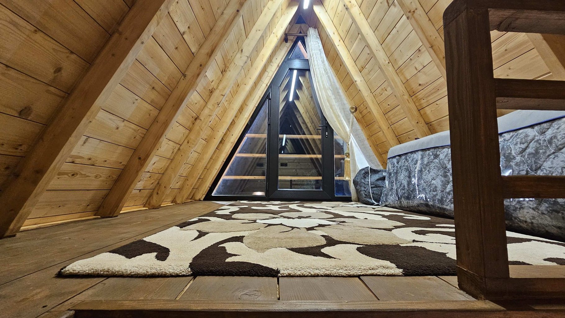 یک خوابه سوئیسی زمزمه