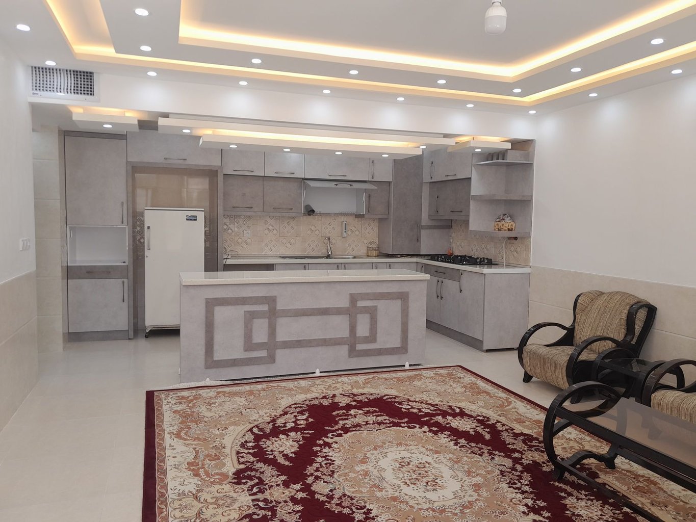 ویلا یک خوابه سفید کره بس کوهمره