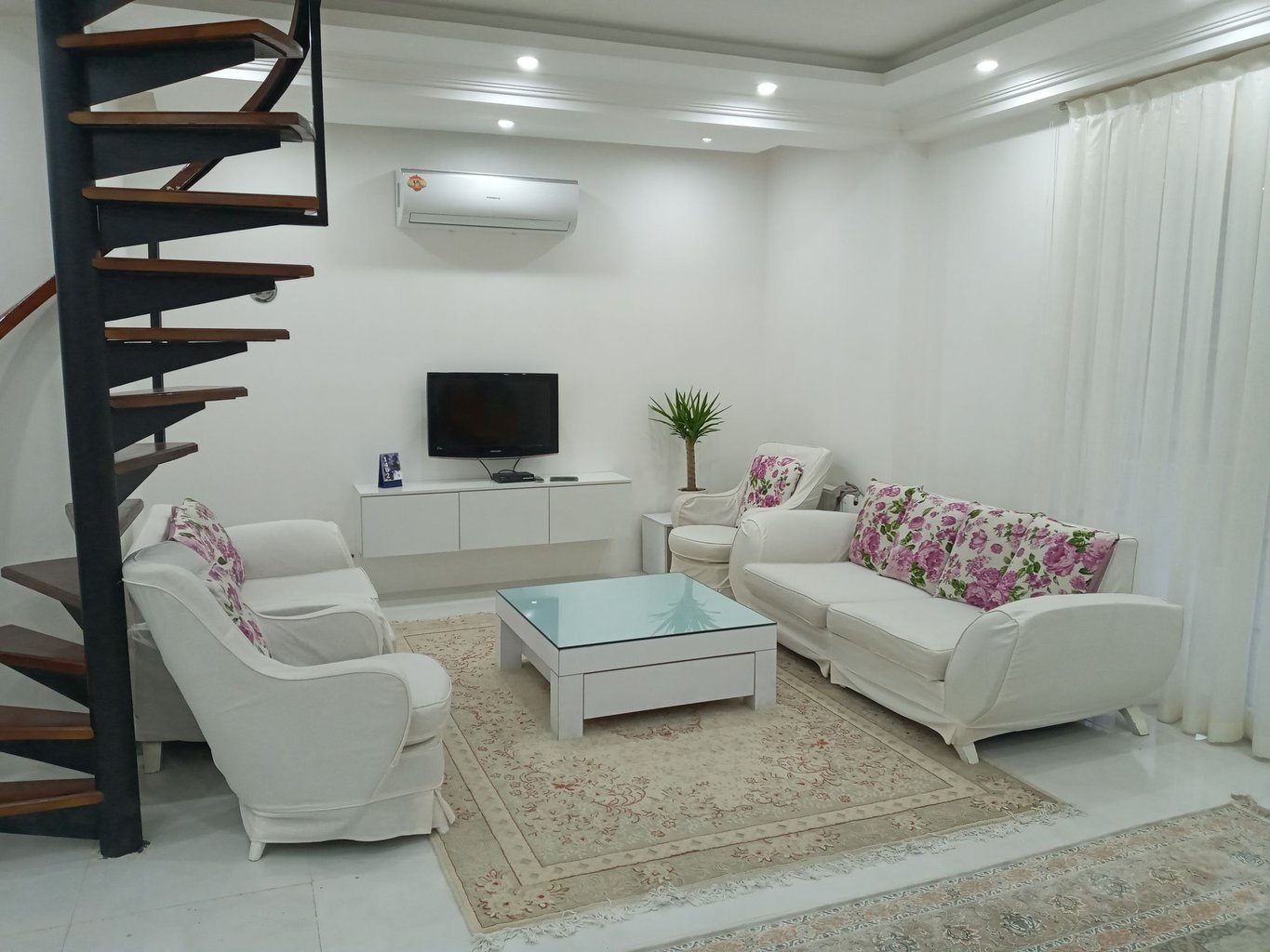 ویلا دوخوابه جنگلی قلعه رودخان 4