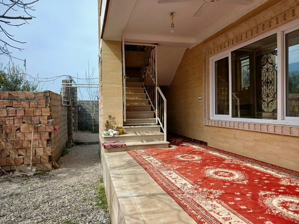 ویلا دوخوابه جنگل 14 - راه پله ی مربوط به میزبان