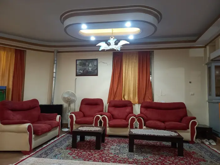 ویلا یک خوابه روستایی باغ کردامیر - نمایی از پذیرایی و اتاق نشینمن