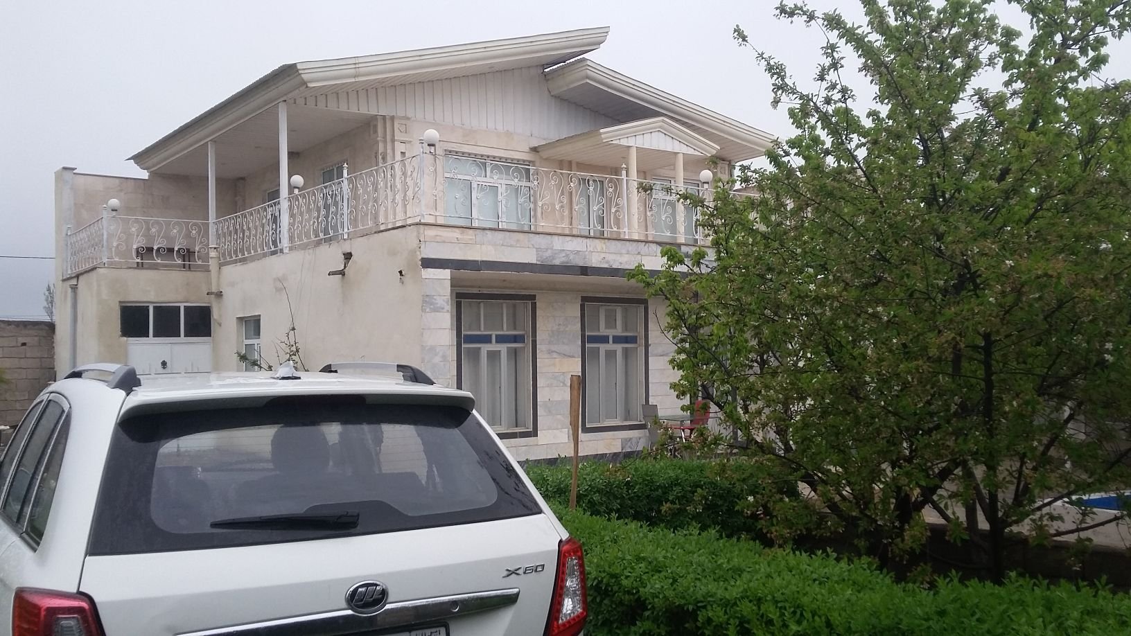 ویلا دوخوابه دوبلکس باغ گلستان - نمای کلی