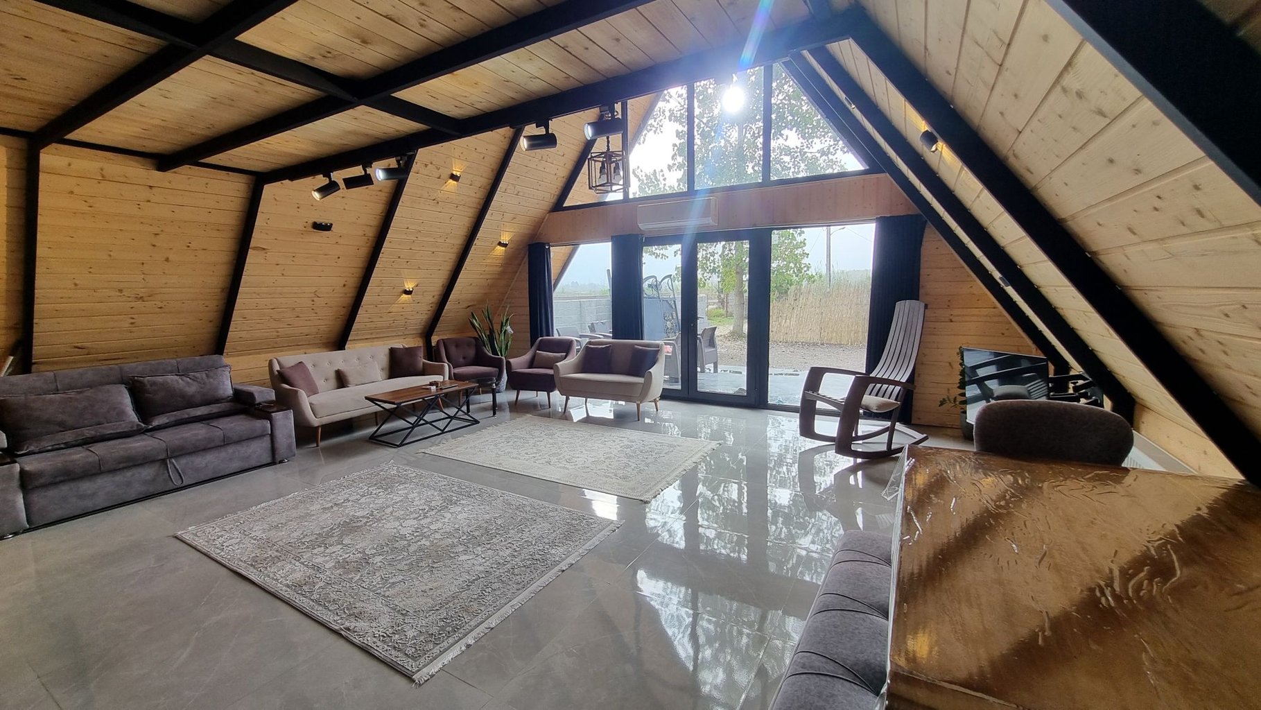 یک خوابه سوئیسی جکوزی دار هانا