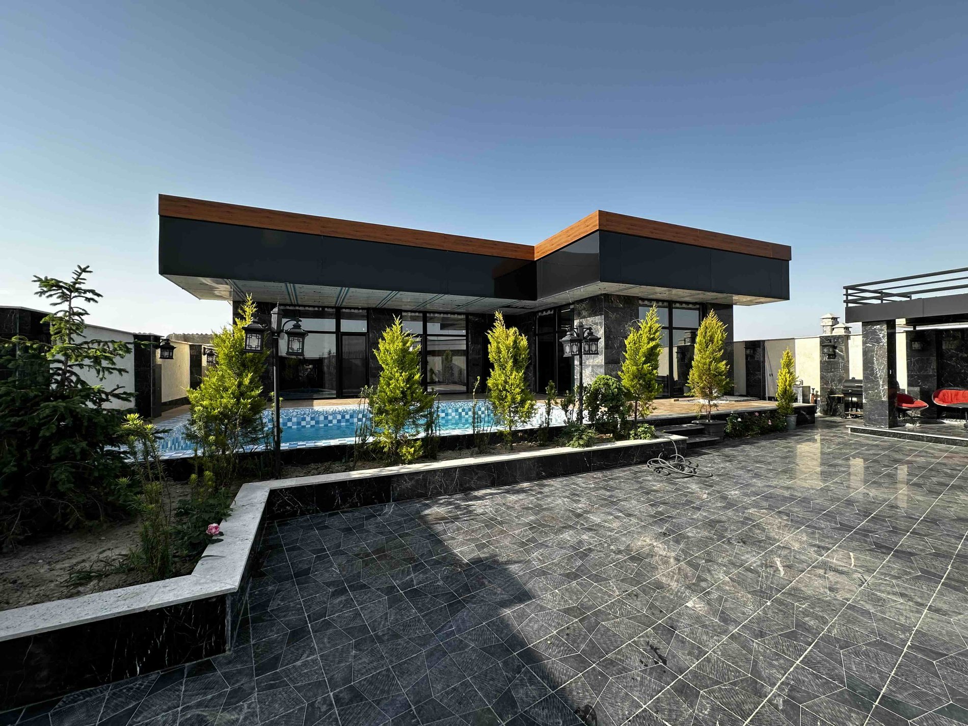 دوخوابه استخردار چهارفصل جنارو