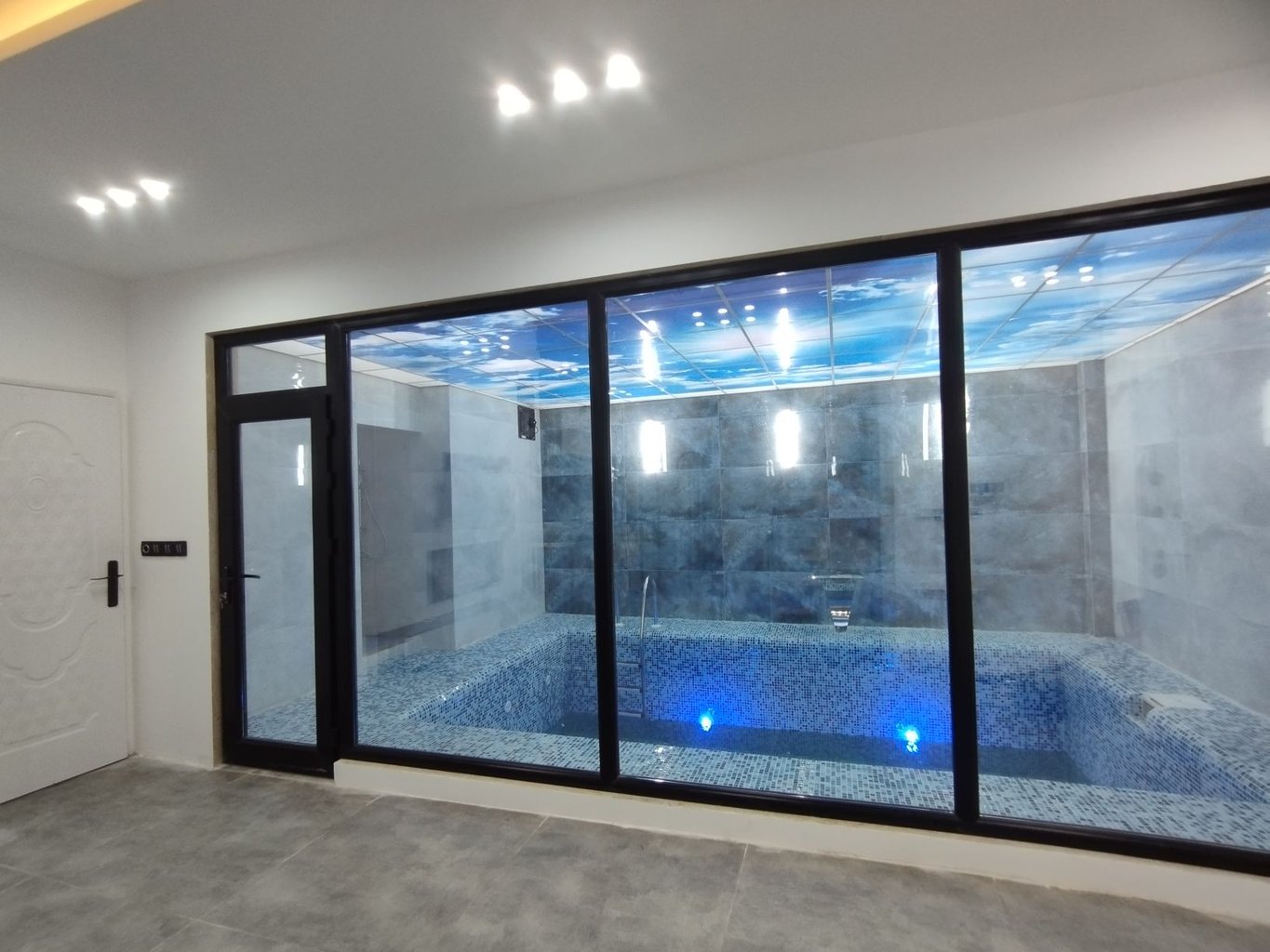 ویلا دوخوابه استخردار آبگرم شهریور