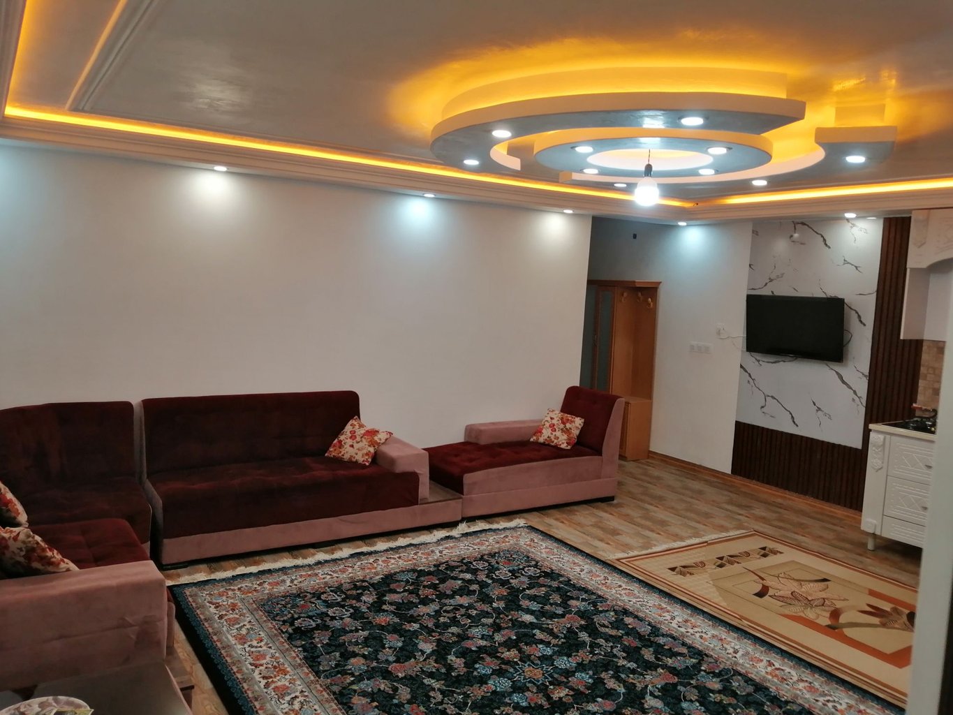 سوئیت یک خوابه مهرباران درفک - پذیرایی
