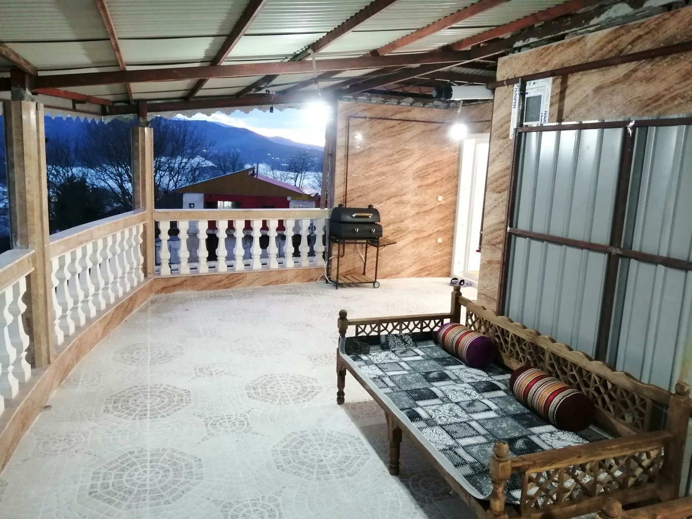 سوئیت یک خوابه مهرباران درفک - بالکن