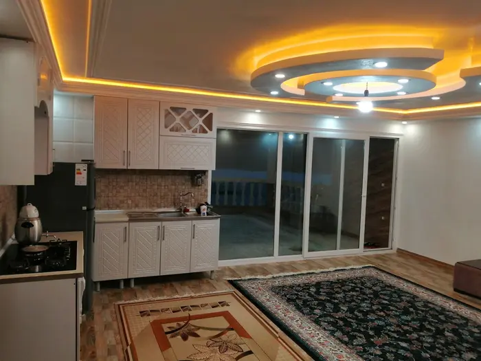 سوئیت یک خوابه مهرباران درفک - پذیرایی و آشپزخانه