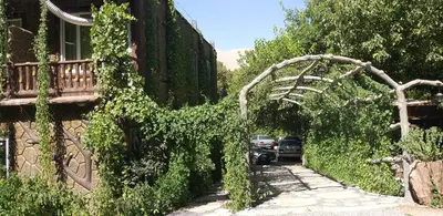 اقامتگاه سنتی فلت واران 2