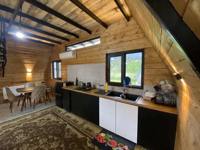 کلبه دوخوابه چوبی لیانا