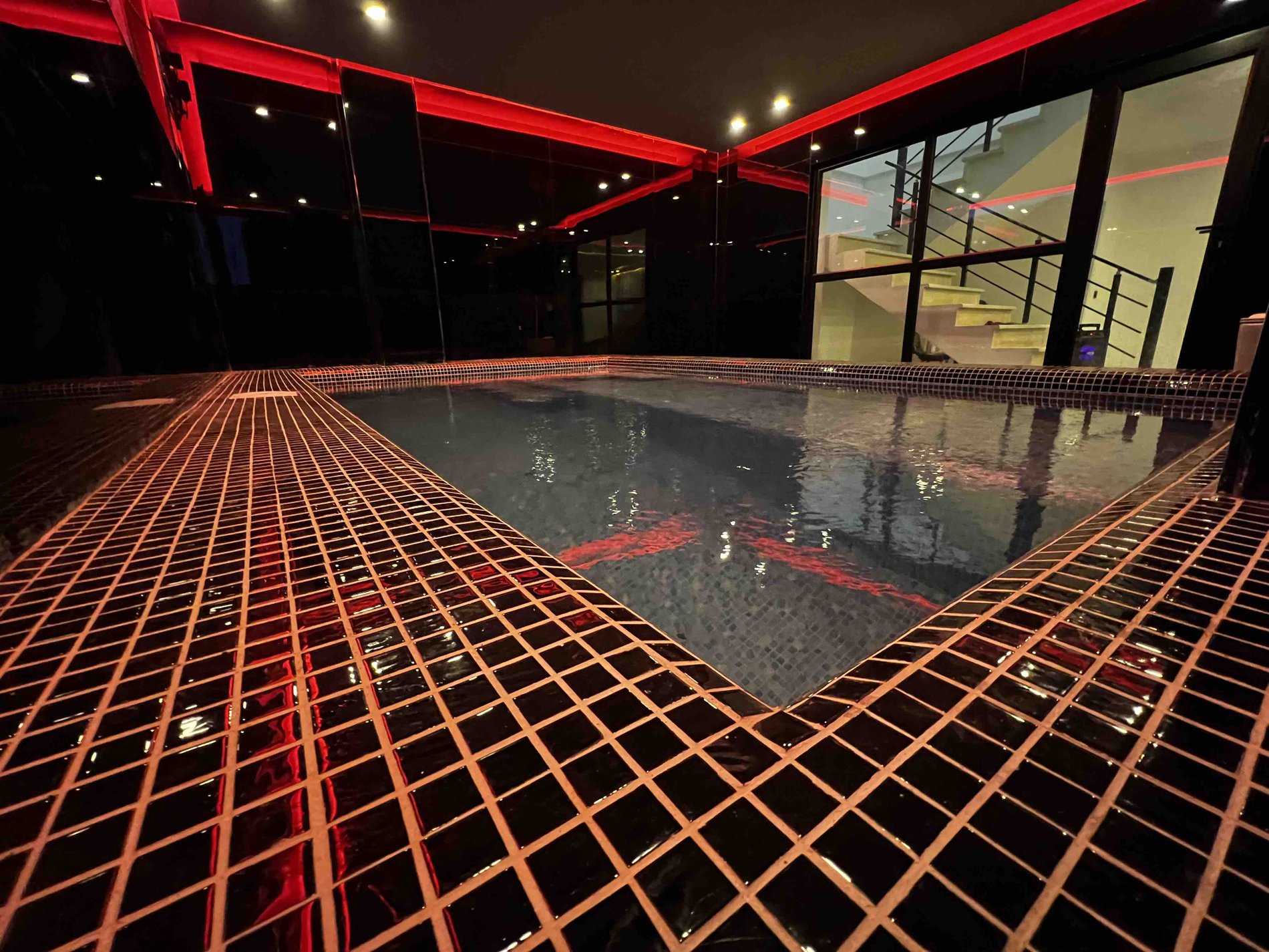 ویلا دوخوابه دوبلکس استخردار آبگرم میردار - انتخاب عنوان تصویر