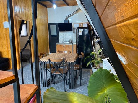 کلبه دوخوابه شب های سوئیس - پذیرایی 