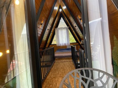 کلبه دوخوابه شب های سوئیس