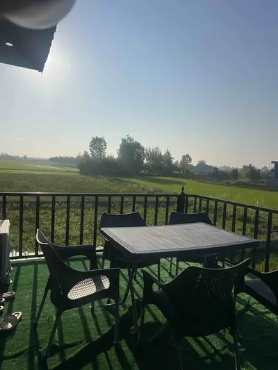 کلبه دوخوابه سوئیسی استخردار آبگرم بونده