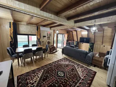 کلبه دوخوابه سوئیسی استخردار آبگرم بونده