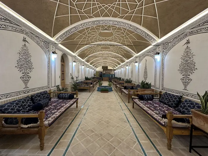 بوم گردی عمارت ایرانی - واحد سهراب سپهری